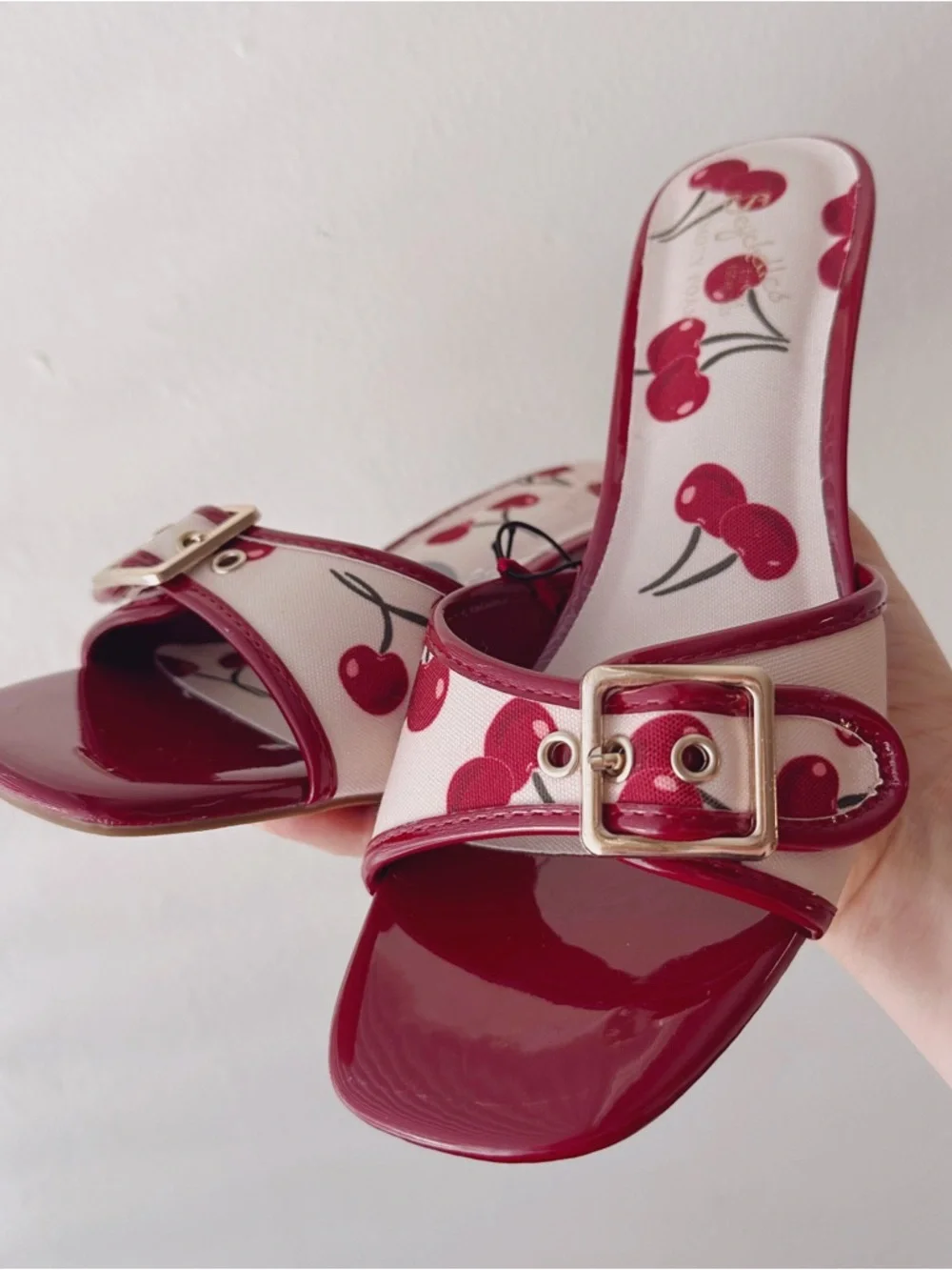 Seychelles • Kitten Heel Mule in Cherry Cream/Red - Picture 5 of 12